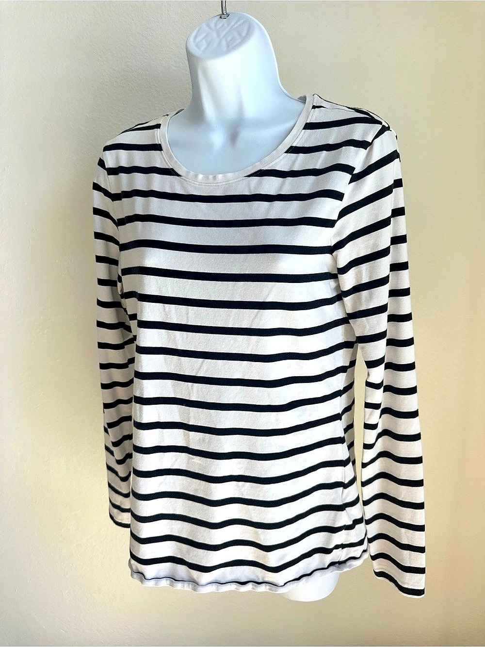 Striped Long Sleeve Top in White & Black Size Medium